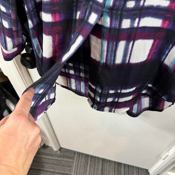 Nine West Abstract Plaid Tunic Top | Long Sleeve V-Neck with Stud Detail | Sz M - Picture 6 of 9